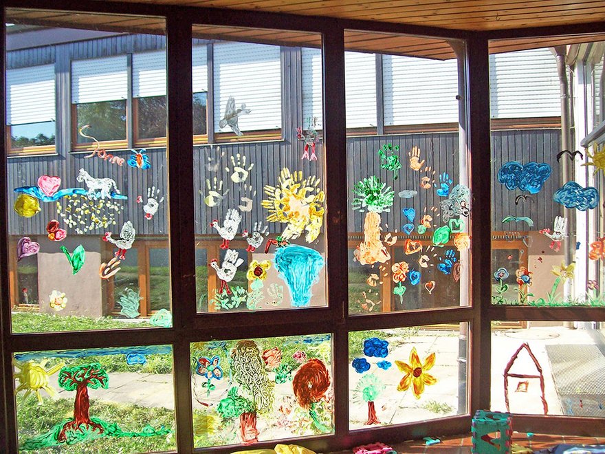 bunte Fenster Kinderhaus