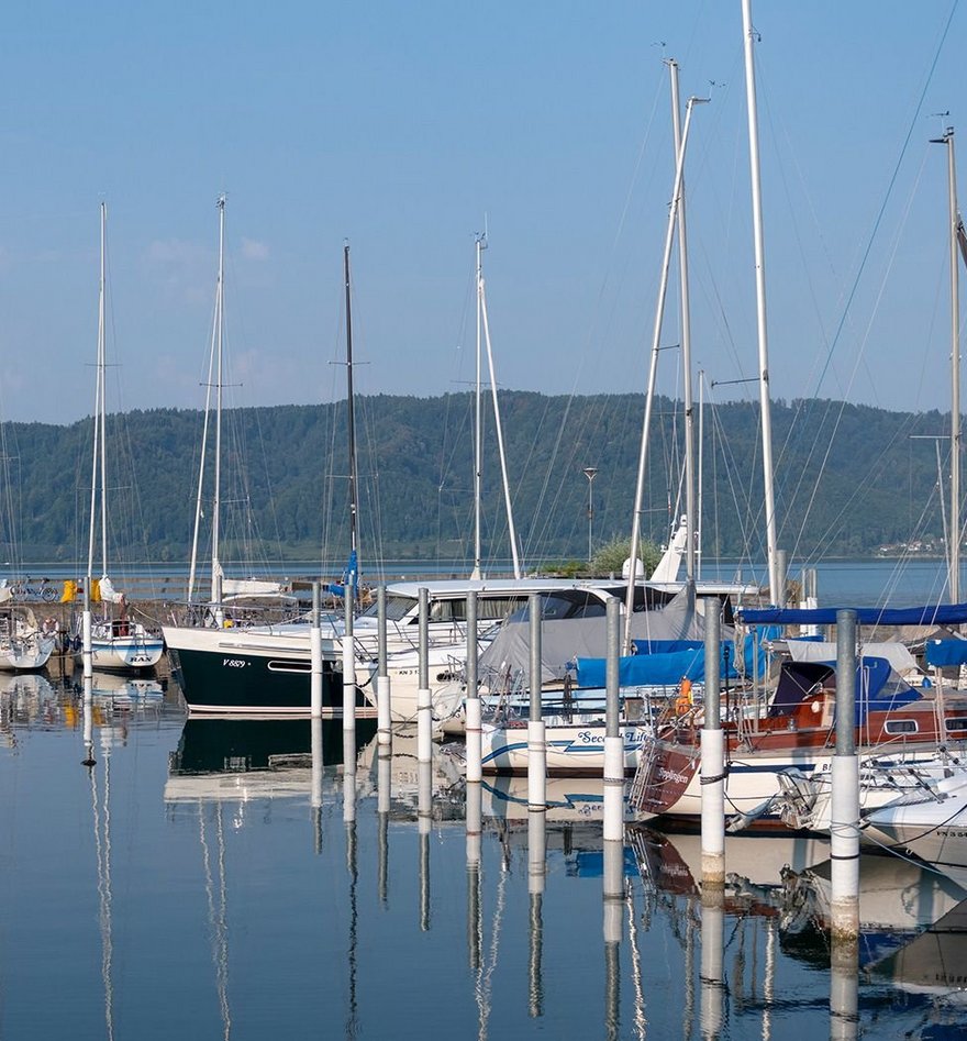 Segelboote am Hafen