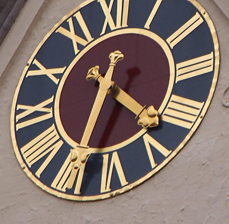 Eine Rathaus Uhr
